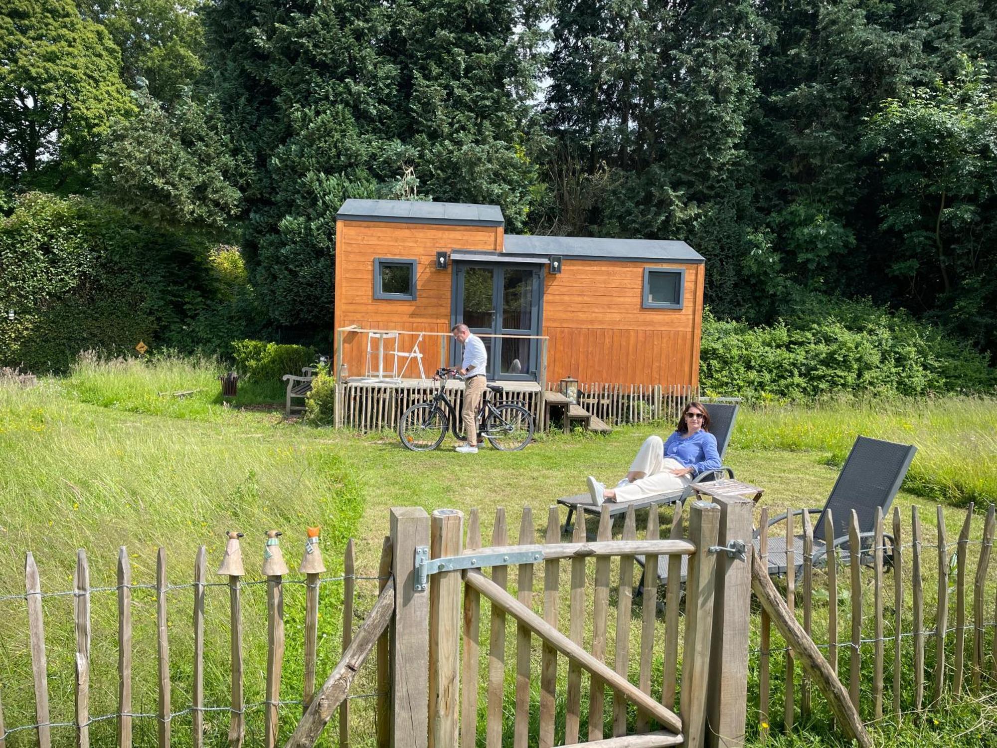 Joly Tiny House Hotel Overijse Exterior photo